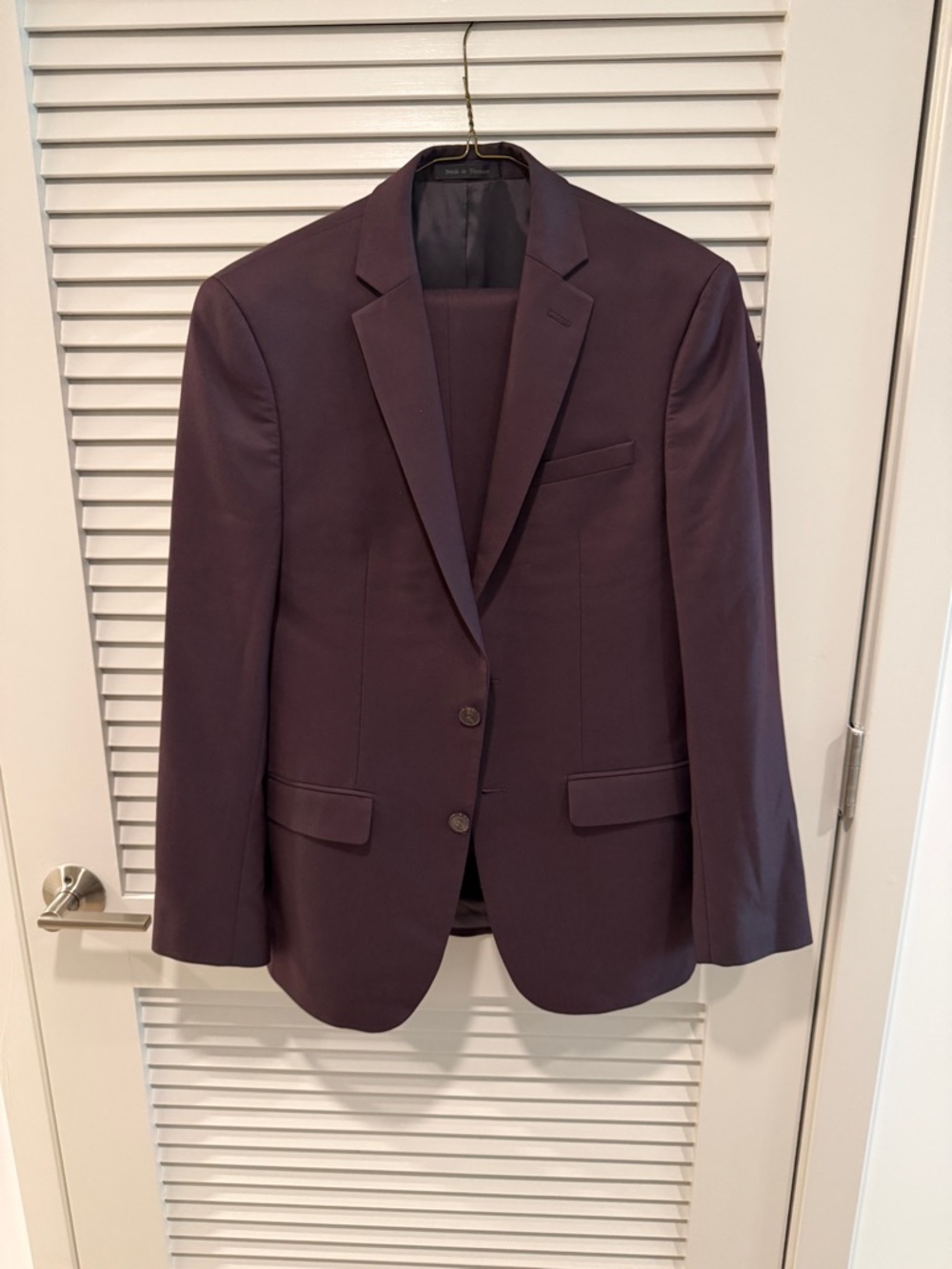 Van Heusen Maroon Men's Suit 38R